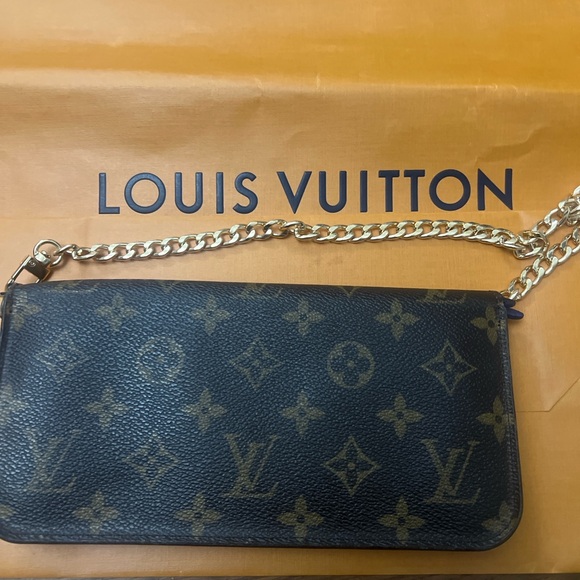 π₯π₯LOUIS VUITTON RARE collectors wallet w/ Chain π₯π₯ - Picture 3 of 14
